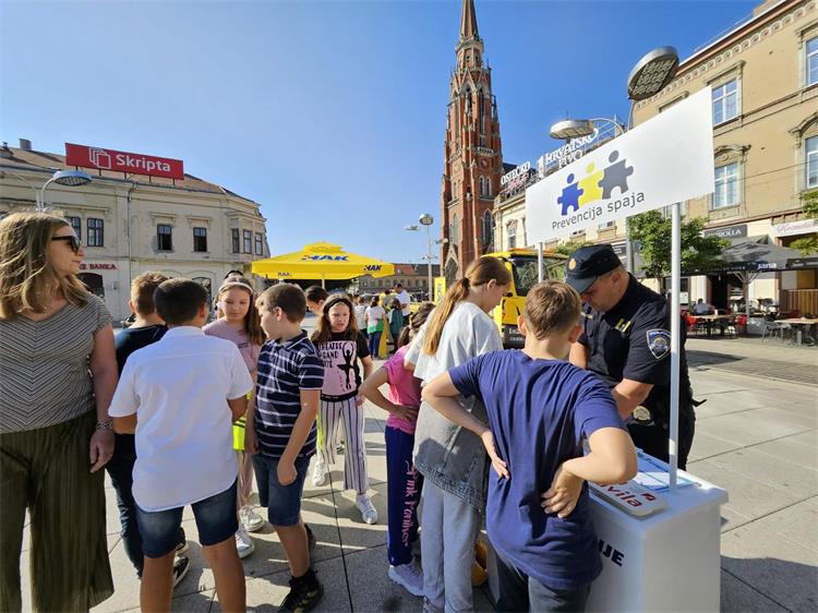 Slika /2023/PREVENCIJA/Sigurno do cilja Osijek/IMG-15f09d580c7a4b80332280eeaec4e8ec-V.jpg